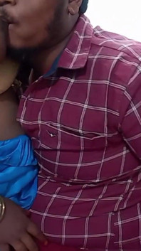 Soție tamilă futută tare în poziția capră gemete atât de sexy