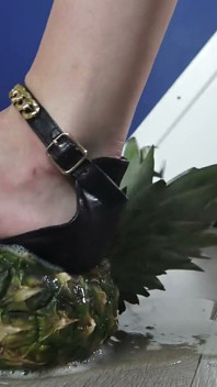 Don't Play with the Food! Sadistic Teen Crush Fun!