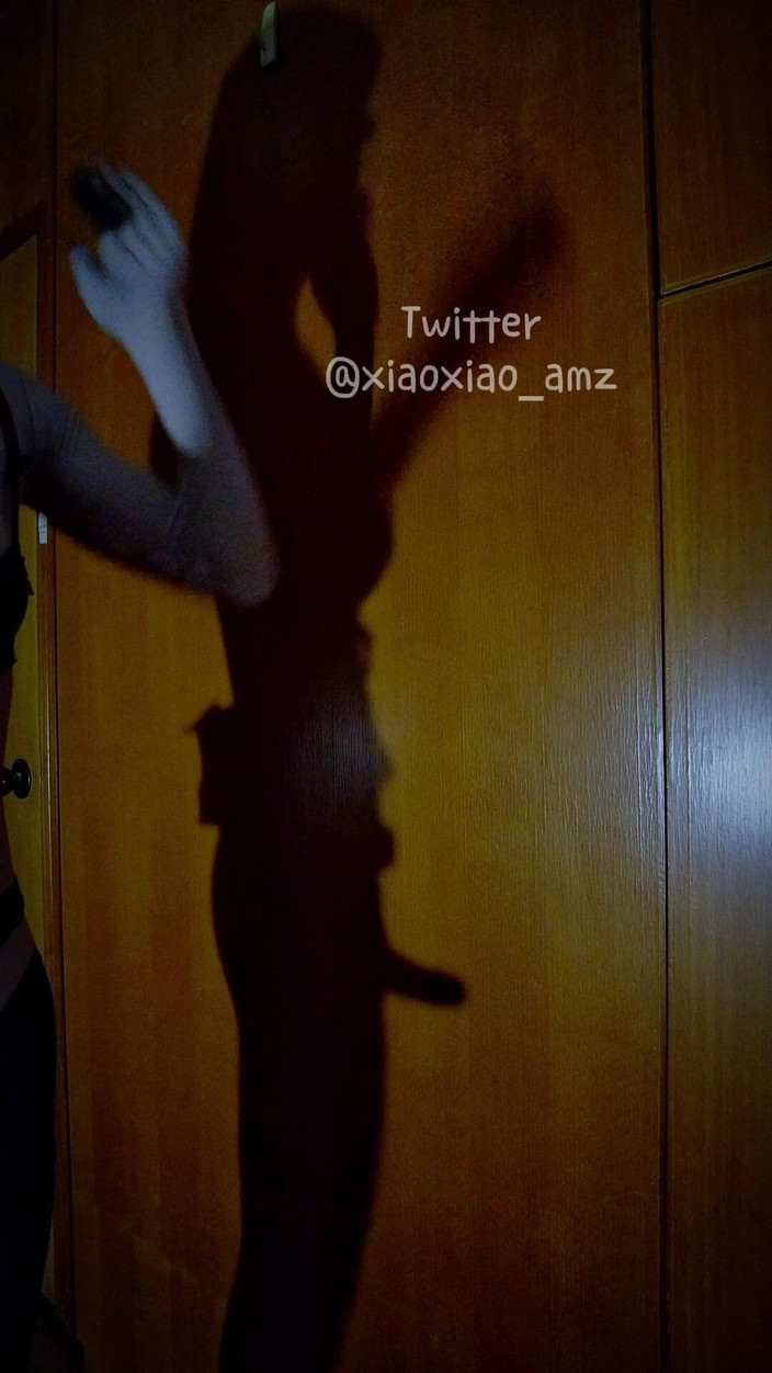 loveZiYi: 影で悪魔を自慰行為