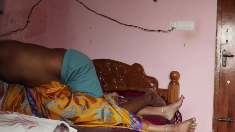 Black & white desicat: Soth india tamil ama de casa en blusa blanca y...