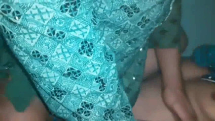 Bhabhi: 热辣的性感人妻 chudai 视频 第 2 部分