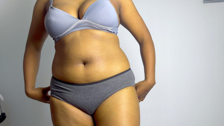 Aathiyaa: Desi indická dívka Aathiyaa přeskočí svou vysokou školu, aby měla romantickou...