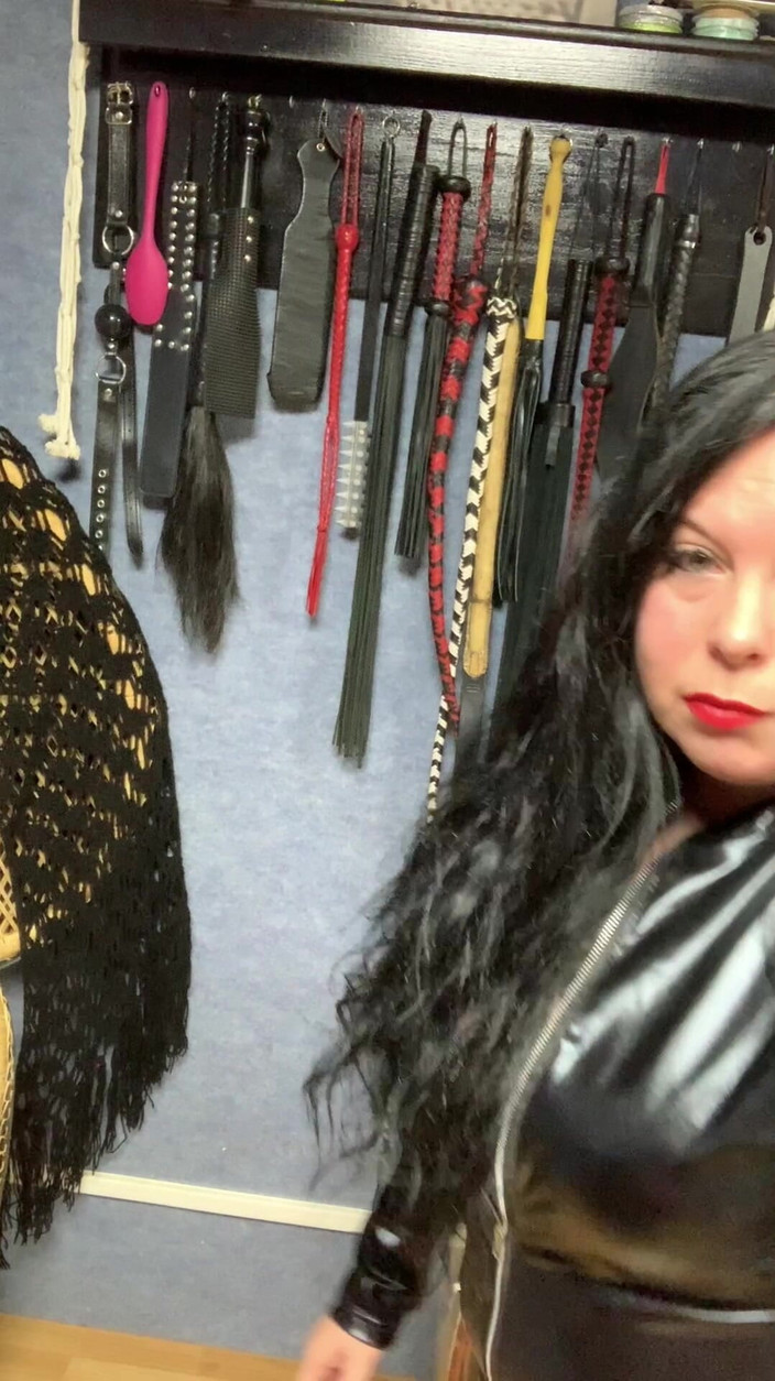 Maitresse Clara: Jag öppnar dörrarna till denna fängelsehåla för dig