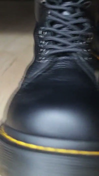 Footjob trong Dr. Martens Boots