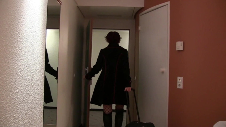 Popp Sylvie: Popp Sylvie se fute la hotel