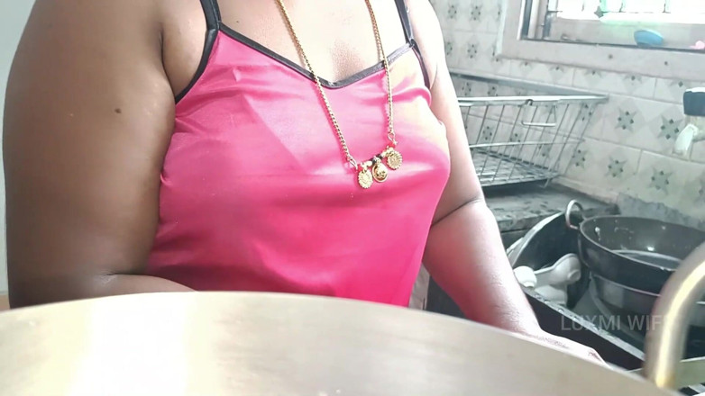 Luxmi Wife: devar ke saath kichan seks - 1