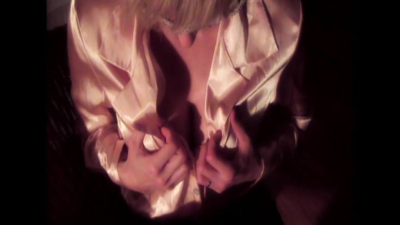 Satin Sex Couple: Микс-версия масок и атласного нижнего белья