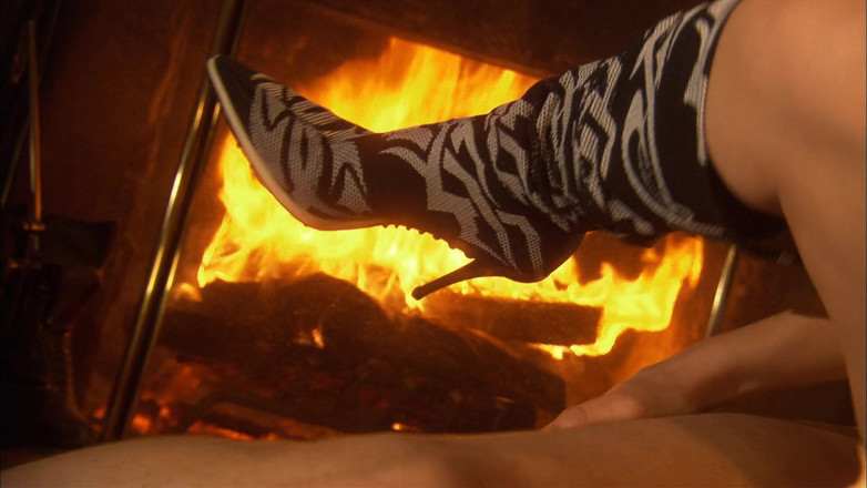 Romantic Fucks: Paar wird vor dem kamin versaut