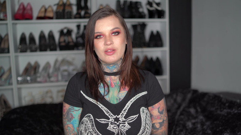 Sabien Demonia: Wysokie obcasy ciągną wideo
