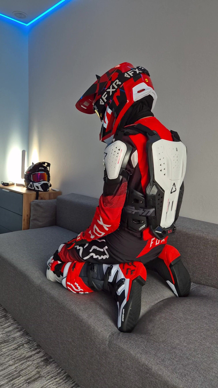 Sneakersmax98: A Very Excited Biker Marked His New Fox Boots