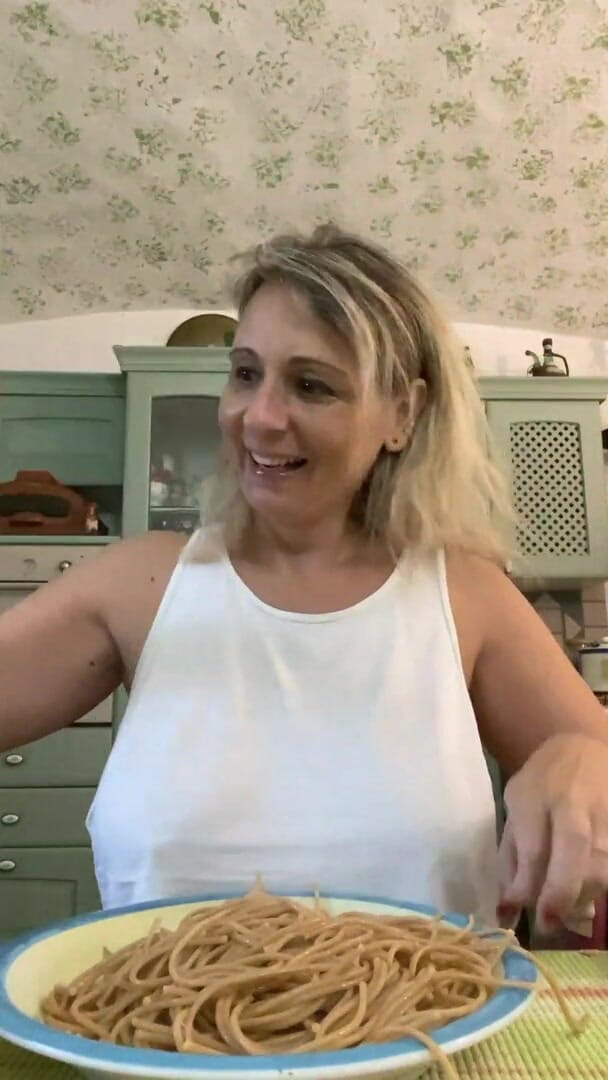 My Wife Luna: Mám hlad, udělám oběd