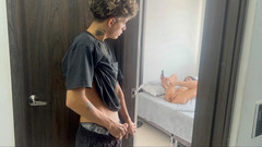 BritannySexxx: Vejdu překvapen do pokoje své malé nevlastní sestry a objevím...