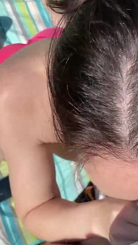 บ้าเอ๊ย! นักสอดรู้สอดเห็นถูกรีดนมอย่างไม่ตั้งใจที่ทะเลสาบ