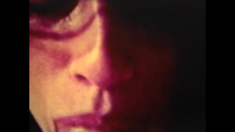 The Unforgettable: भावुक लड़की