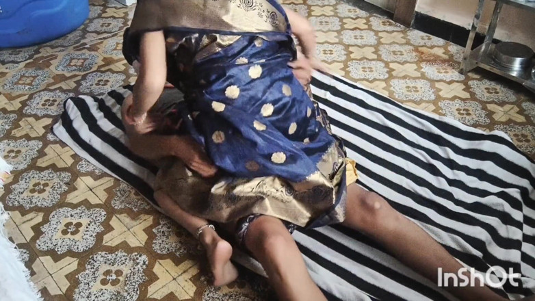 Desishycouple: Video lengkap Shivani lagi asik sama devar di dapur