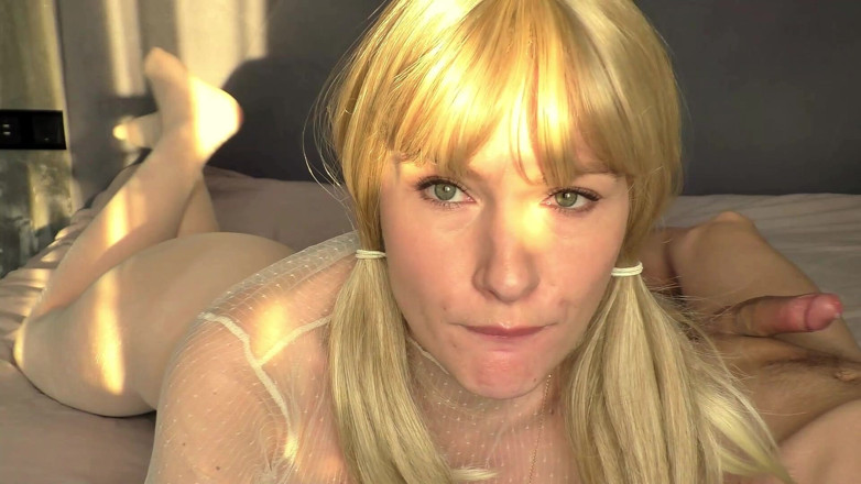 Laloka4you: Blonde Loves Sucking Her Boss's Cock and Playing with Cum...