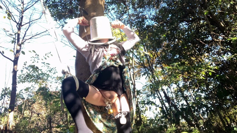 megu2002: Инструкция от тренера No23 Наказание за оставление ведра на одной ноге