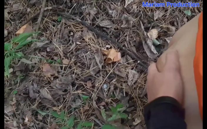 no-name: Han fångade mig i skogen och knullade mig hårt, jag...