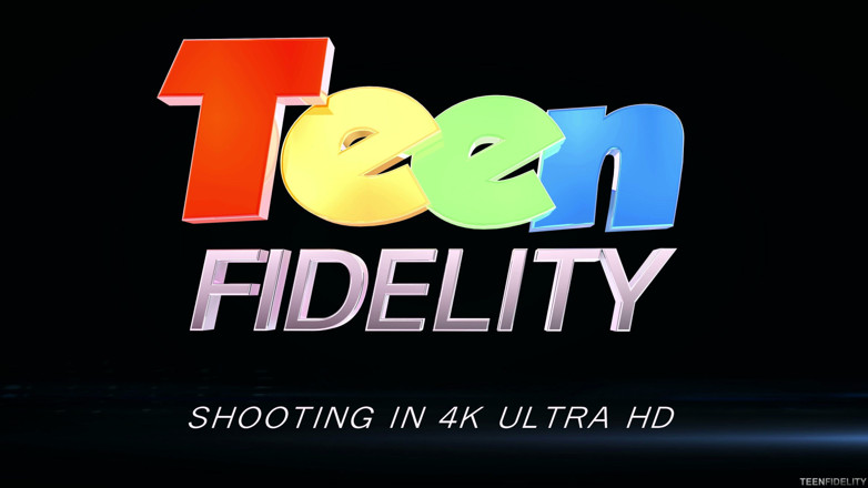 Teenfidelity: Hannah Hays se folla a un hombre casado