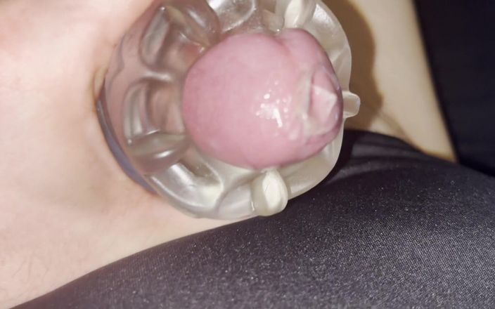 SmellySneakerSniffer: Wytrysk w ciasną prezerwatywę z światłem ciała