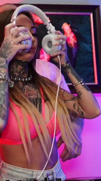 La fiesta posterior se descontroló y se folló al DJ en el club