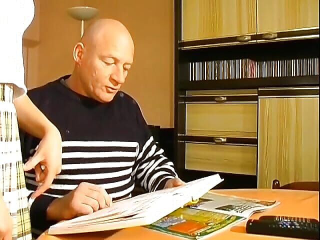 Monde Francais: 古いコックを見せて彼女の野生の動きを示す甘いフランスのティーン