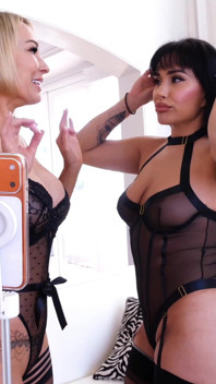 밀프 Danja Angel 그리고 Melanie Monroe 나와 함께 격렬한 쓰리섬