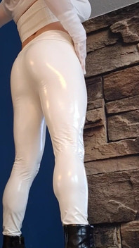 Gina´s Arsch in Leggings