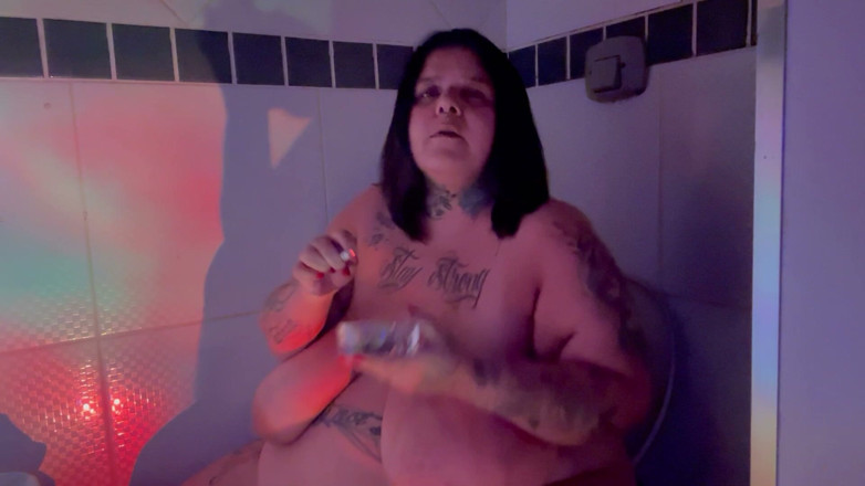 Mary Jhuana: BBW Smoking in Her Bathroom - 4K