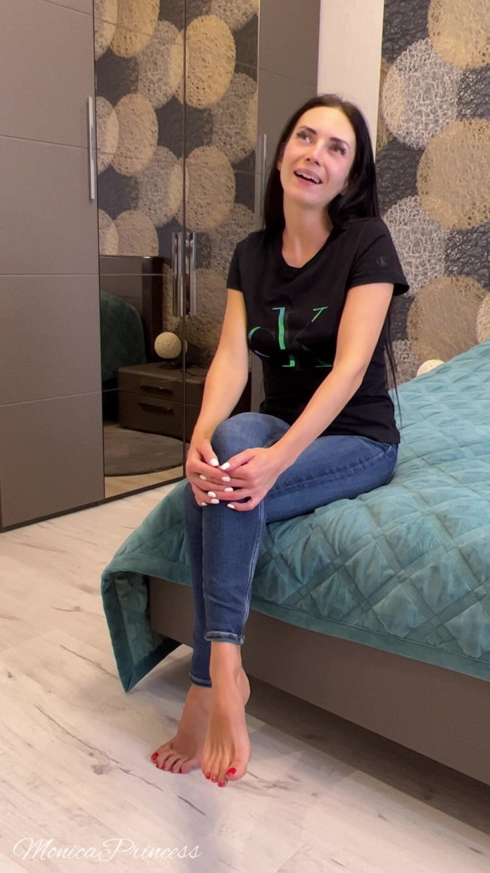 Princess Monica: Iubită infidelă, dominare feminină, batjocură, umilință