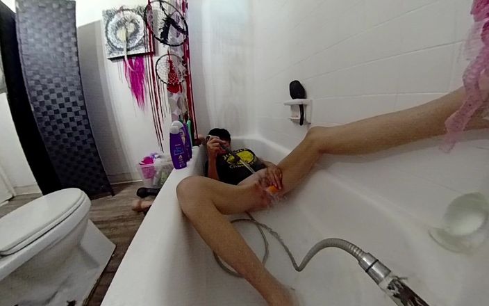Lizzy Yum: Lizzy Yum Sd Červen 2025 Masturbace Dilatační koupání Edging Amatér, Velká prsa,...