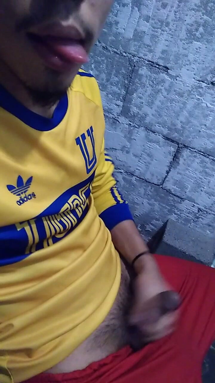AlexAlejandro13: Líbí se ti, když si vystrčím jazyk, takže si s...