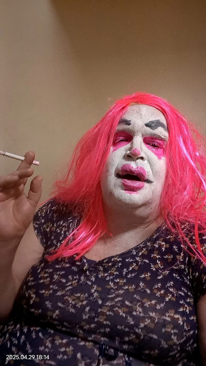 Stephanie-Nicole-TV: An Intro of Sorts and a Clown Girl and Her...