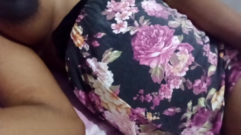 TEENADESI: Hintli genç kız