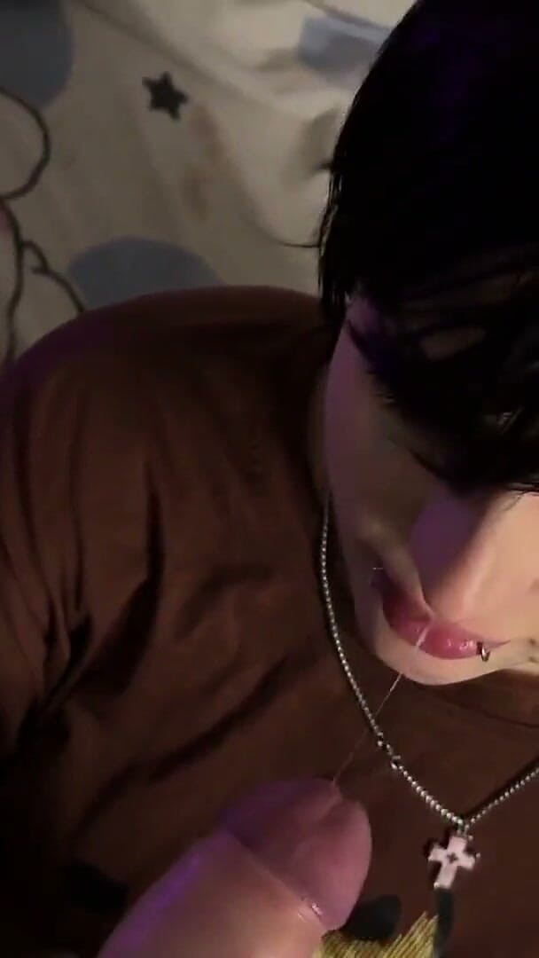 The_Last_Of_Emo: POV: du hast vorgetäuscht, ein emo zu sein, nur um...