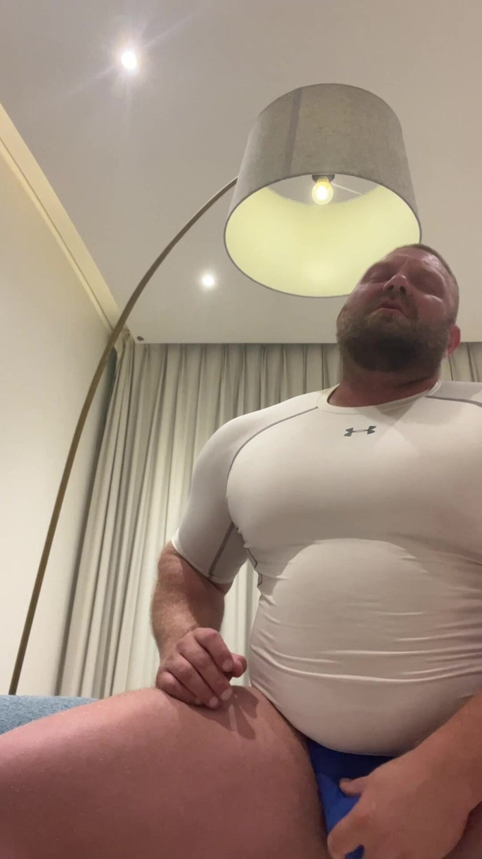 JackStacked: Jack yığılmış biniyor ve büyük dildosuyla oynuyor