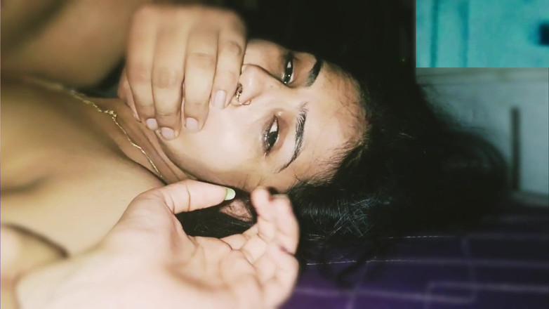 Hot Sis: Latika futând fierbinte și dur core au nevoie de mai mult