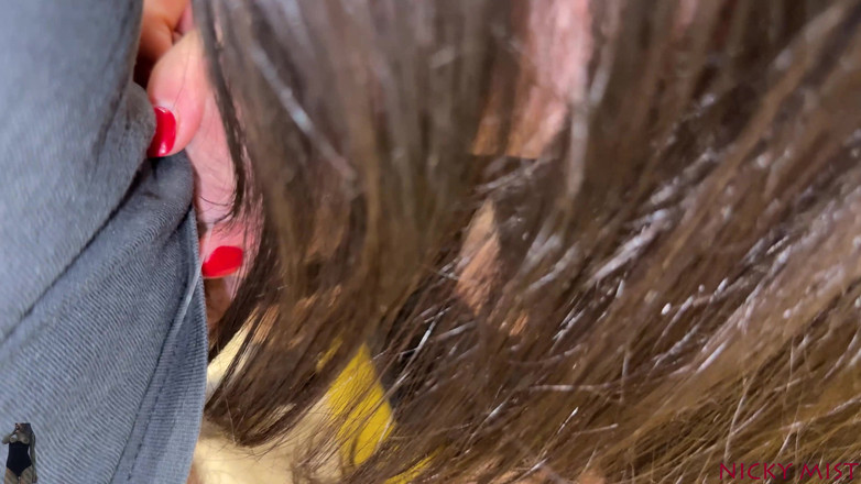 Nicky Mist: Máy bay bà già châu Á với cái mông to của...