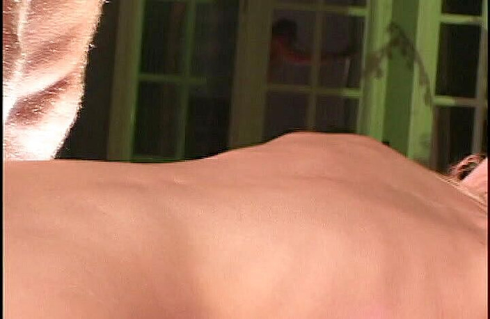 Perfect Porno: Wajah polos penari striptis ini dientot habis-habisan dan dientot gaya...