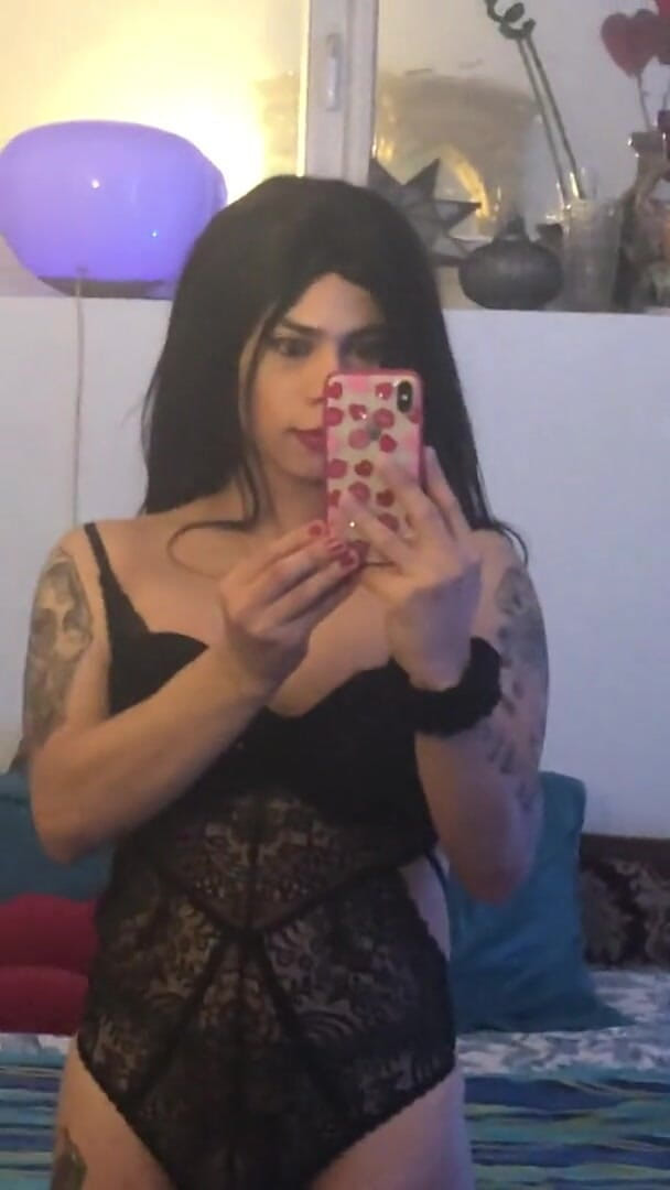 Tgirl Yaritza Vega: 전자
