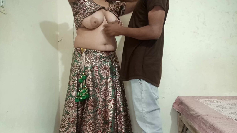 Yourdidipriya: Sorellastra camicetta si pulsante mentre si prepara per il matrimonio...