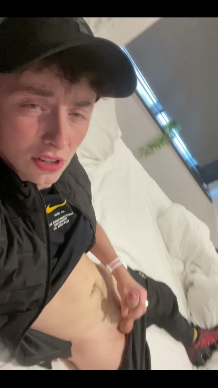 Kyle and Kam: Nice Cumshot