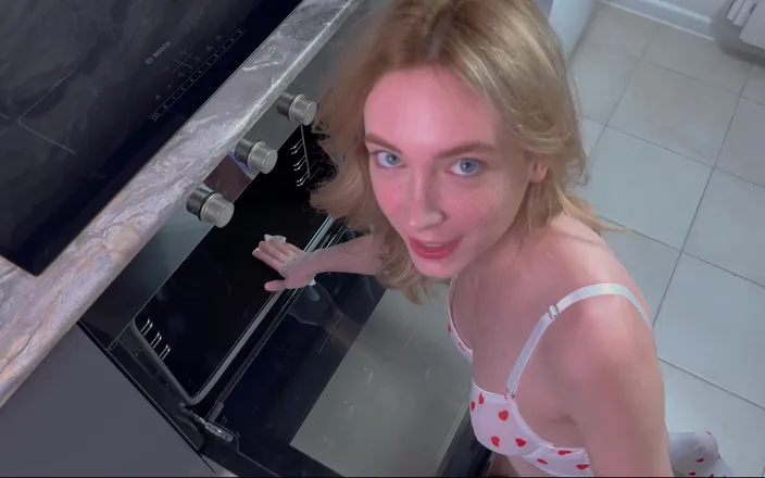 Loly Nebel Studio: Stepsister Got Stuck in the Oven and I Fucked Her