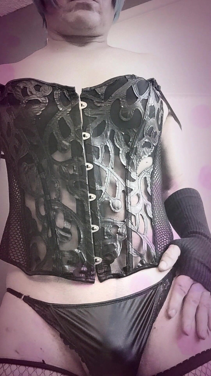 kandiKane: Seksowna brazylijska maminsynek Shemale pompuje swoją ciasną małą dupę Pmv