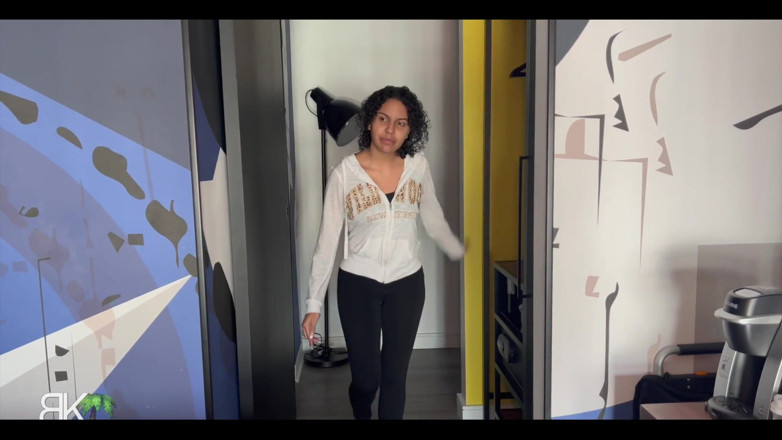 Scott Trainor: The Helpful Housekeeper and the Horny Guest - Alix Avery