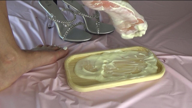 AnnaBUST: Vackra mogna fötter i yoghurt