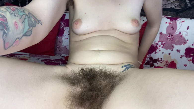 Cuteblonde666: Cette chatte poilue adore le joi