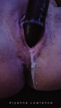 Orgasme krim yang kuat dengan ejakulasi