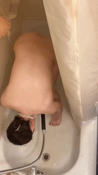 Hari yang panas - hana shower