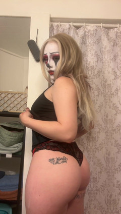 Kinkee Karma: Sexy Clown Strips